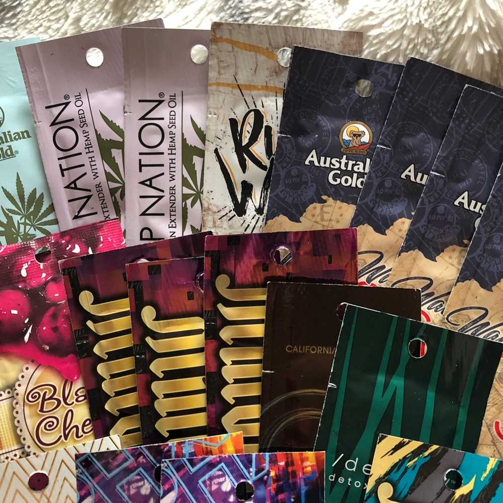 Tanning Lotion! Packets ! Lot of 31! NEW!